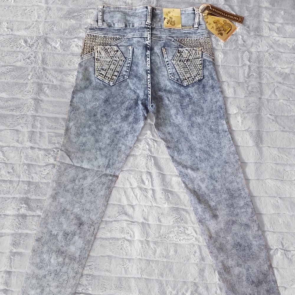 Jeans - Picture 2 of 5